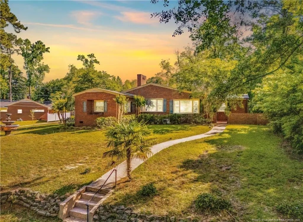 706 Riverside Drive, Lumberton