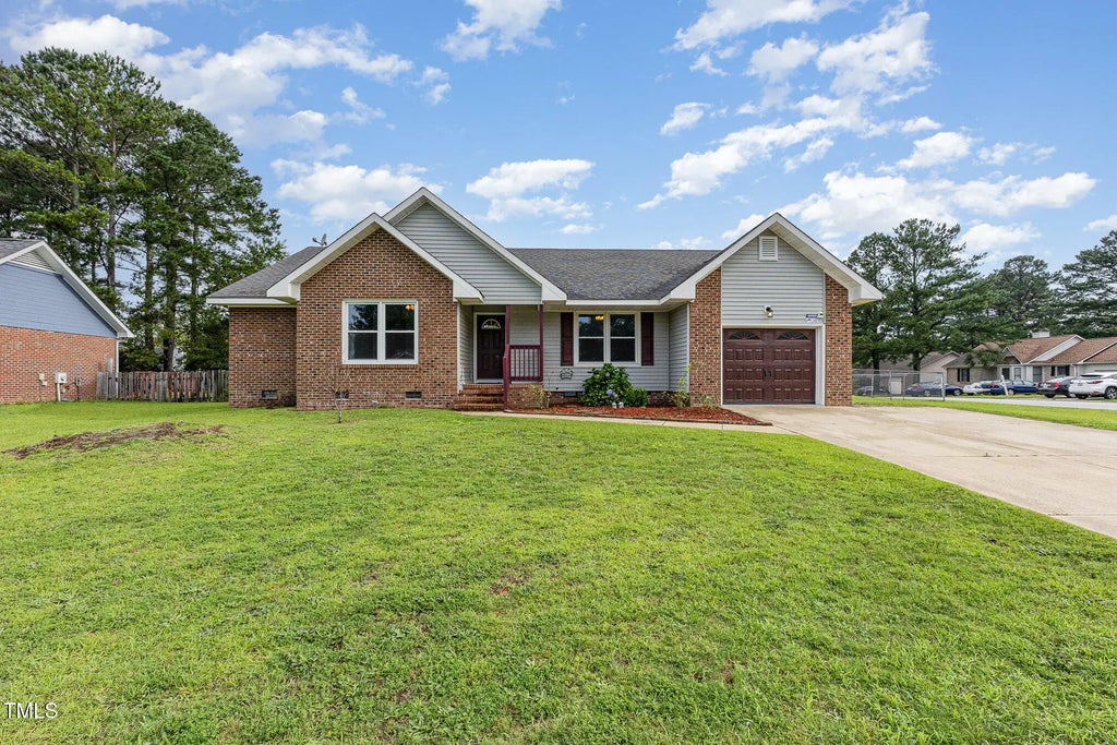 974 Eastman Road, Fayetteville