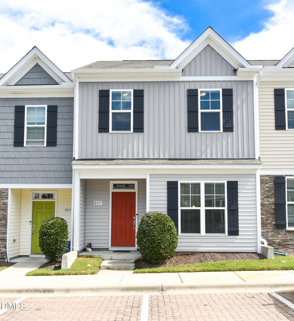 8957 Commons Townes Dr, Raleigh