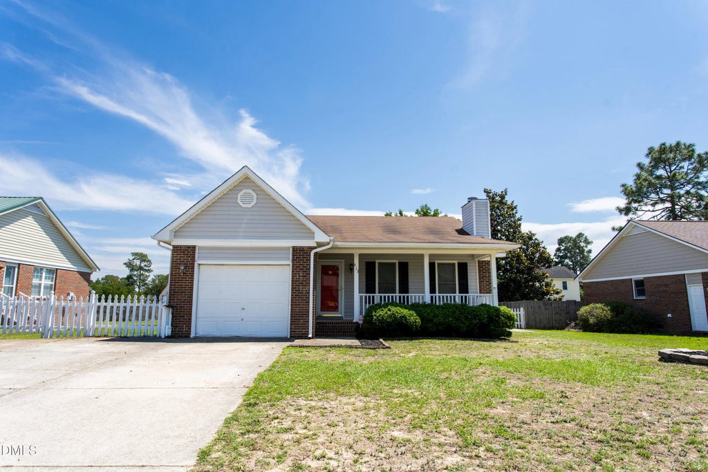 613 Sunnybrook Drive, Hope Mills