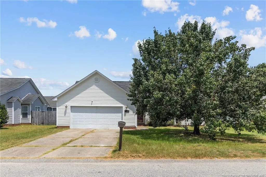 1430 Mingary Avenue, Hope Mills