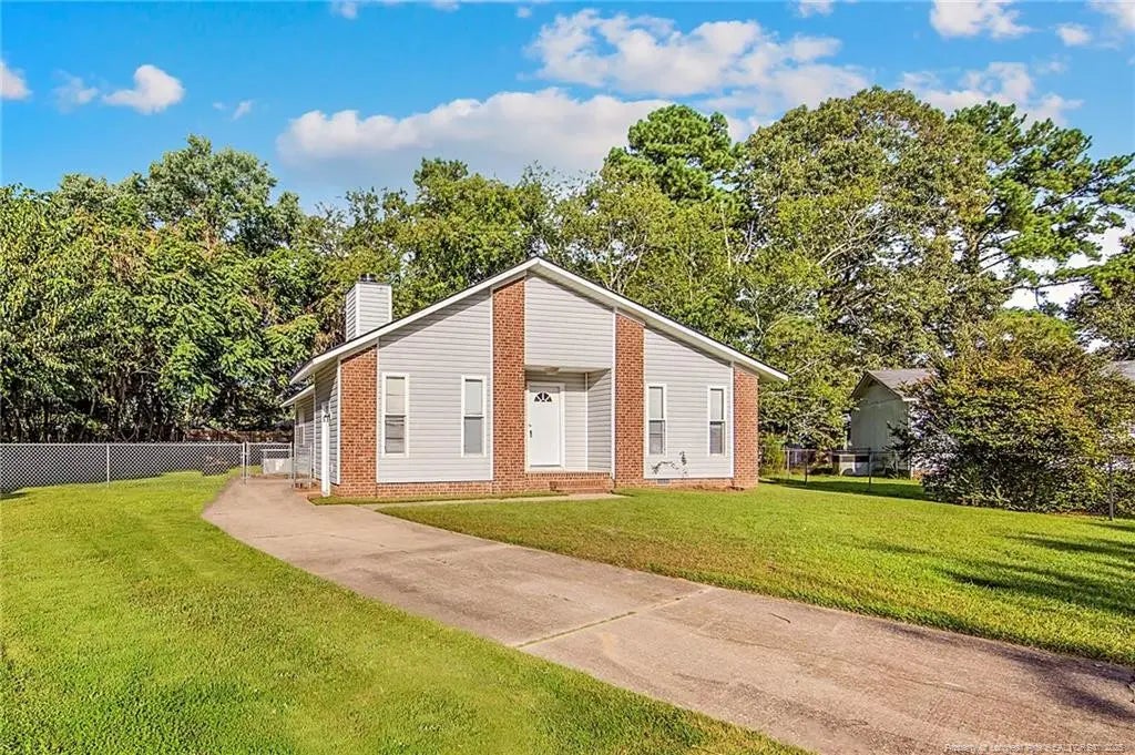 100 Lewiston Court, Fayetteville