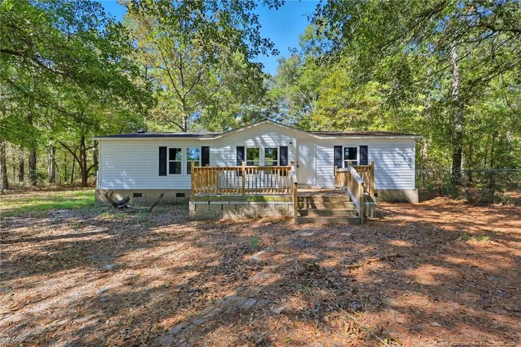 7370 Laurinburg Road, Raeford