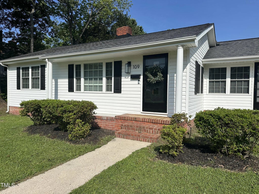 109 N Watauga Avenue, Dunn