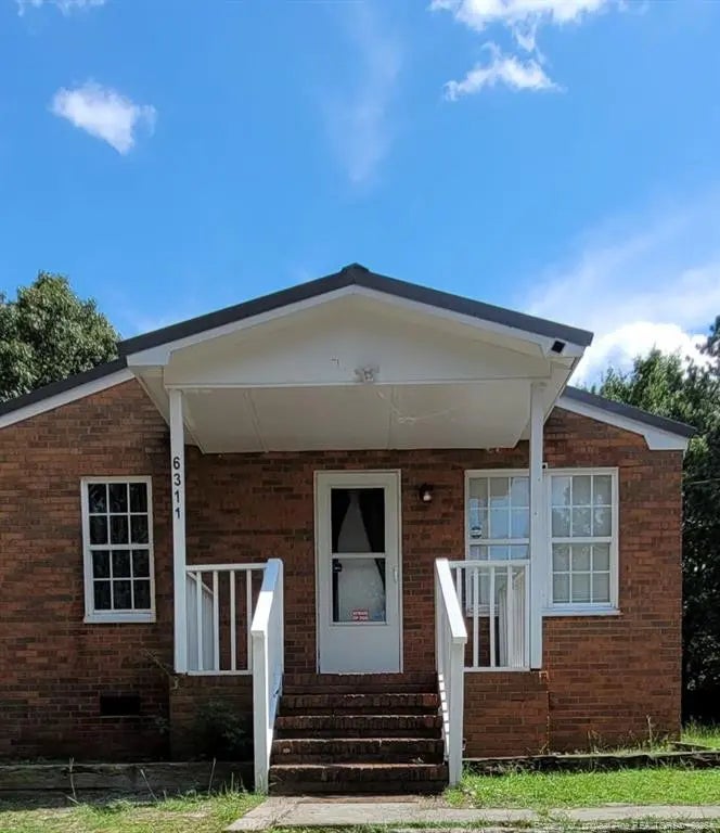 6311 Crestwood Avenue, Fayetteville