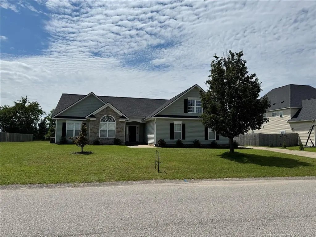 262 Sunflower Street, Raeford