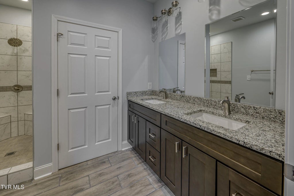 11 of 33 - 1430 East Cedar Street, Bristol, TENNESSEE