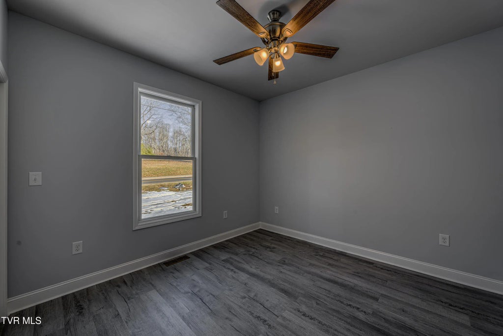 17 of 33 - 1430 East Cedar Street, Bristol, TENNESSEE