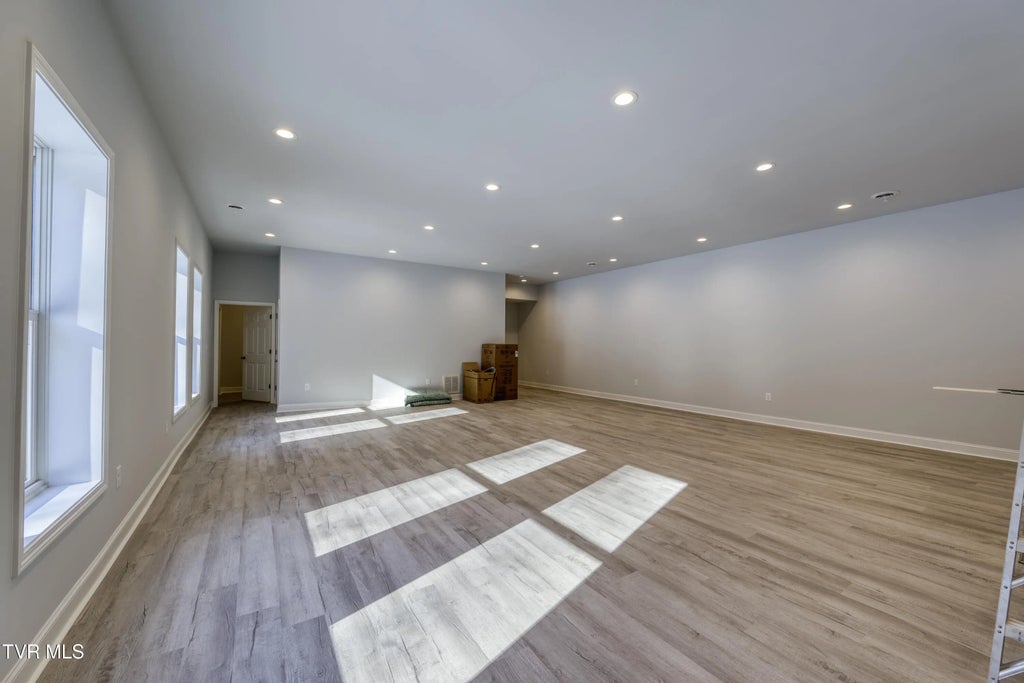 20 of 33 - 1430 East Cedar Street, Bristol, TENNESSEE