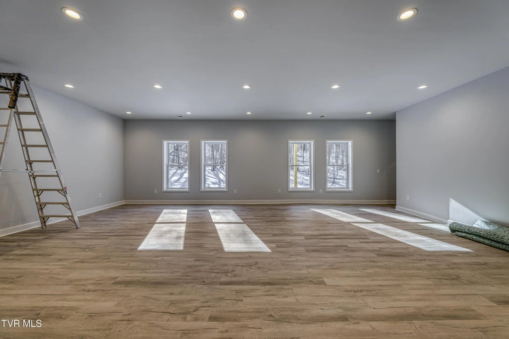 21 of 33 - 1430 East Cedar Street, Bristol, TENNESSEE