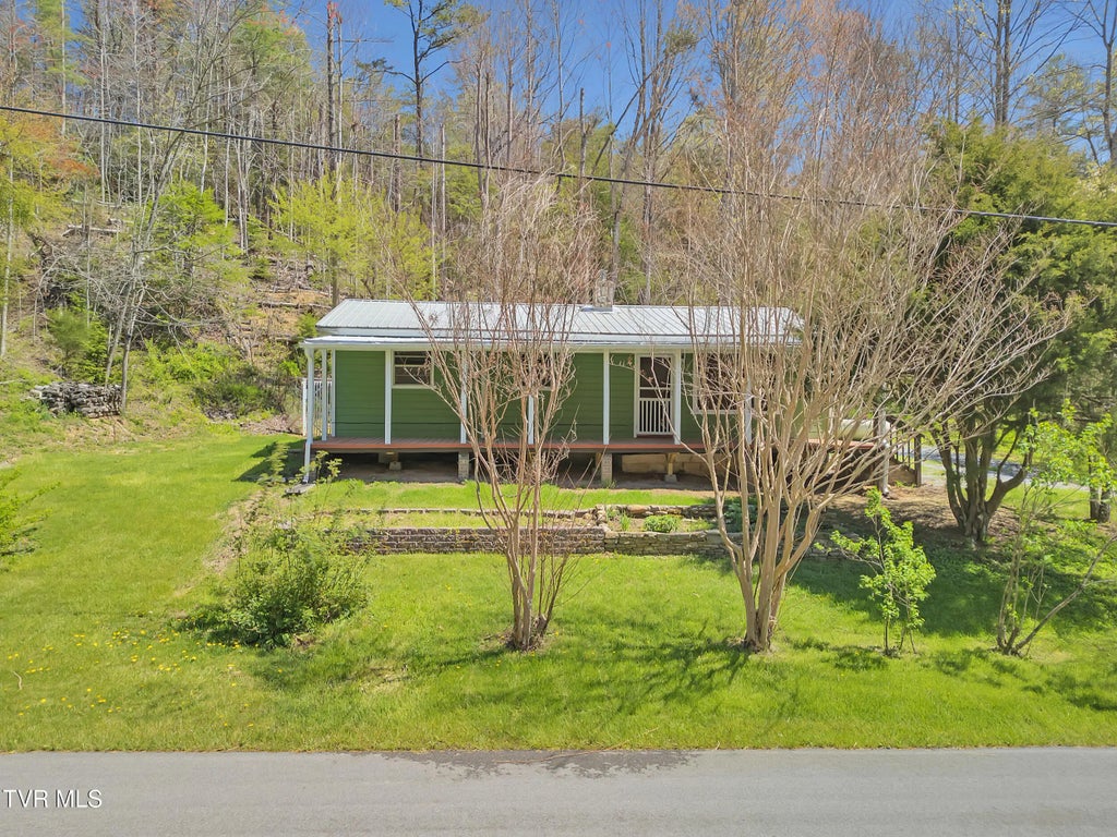 490 Viking Mountain Road, Greeneville
