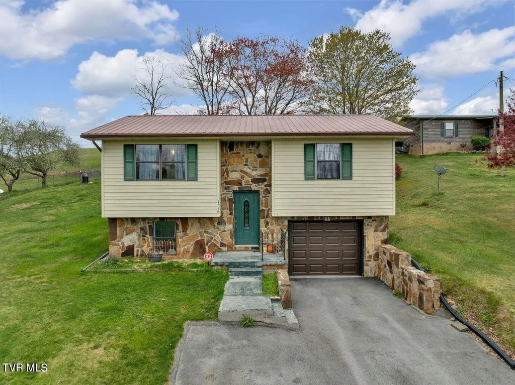 1258 Dogwood Road, Tazewell