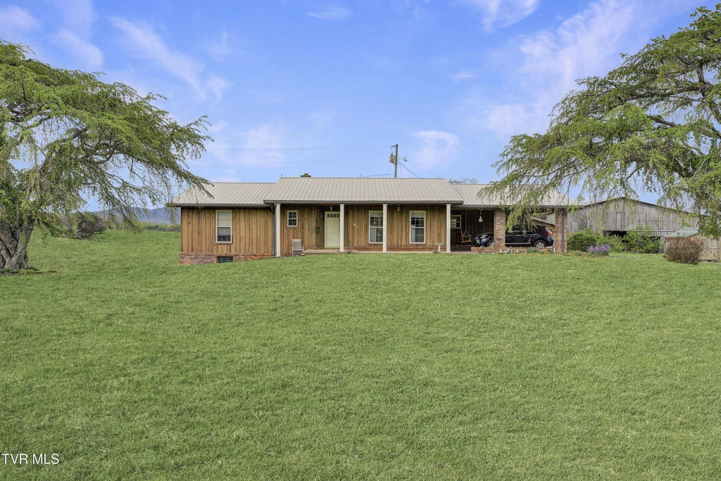 90 Birds Bridge Road, Greeneville