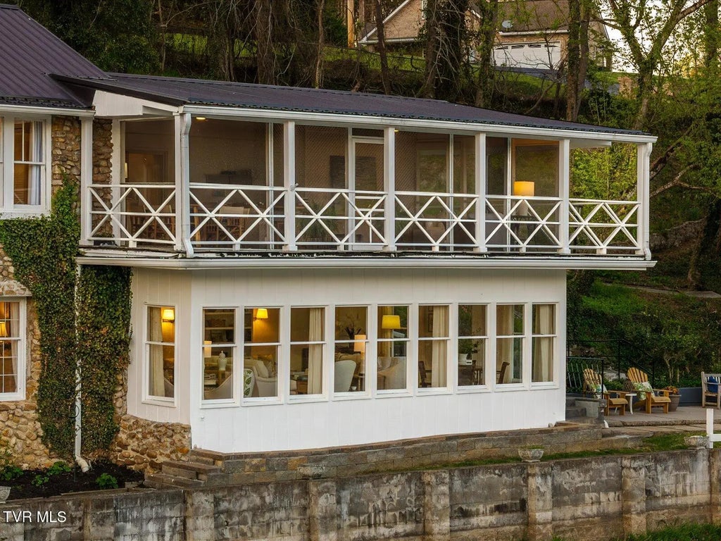 100 of 113 - 1910 Riverside Road, Bristol, TENNESSEE