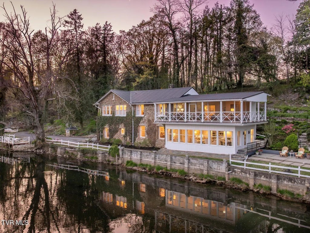 106 of 113 - 1910 Riverside Road, Bristol, TENNESSEE
