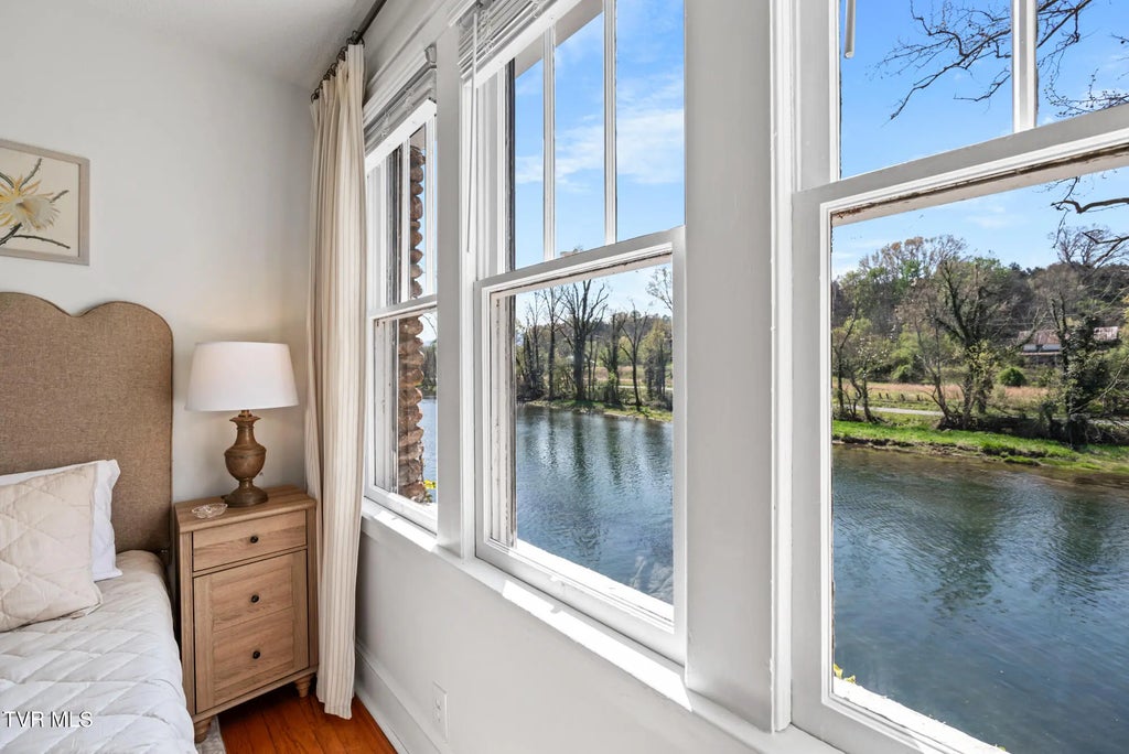 83 of 113 - 1910 Riverside Road, Bristol, TENNESSEE