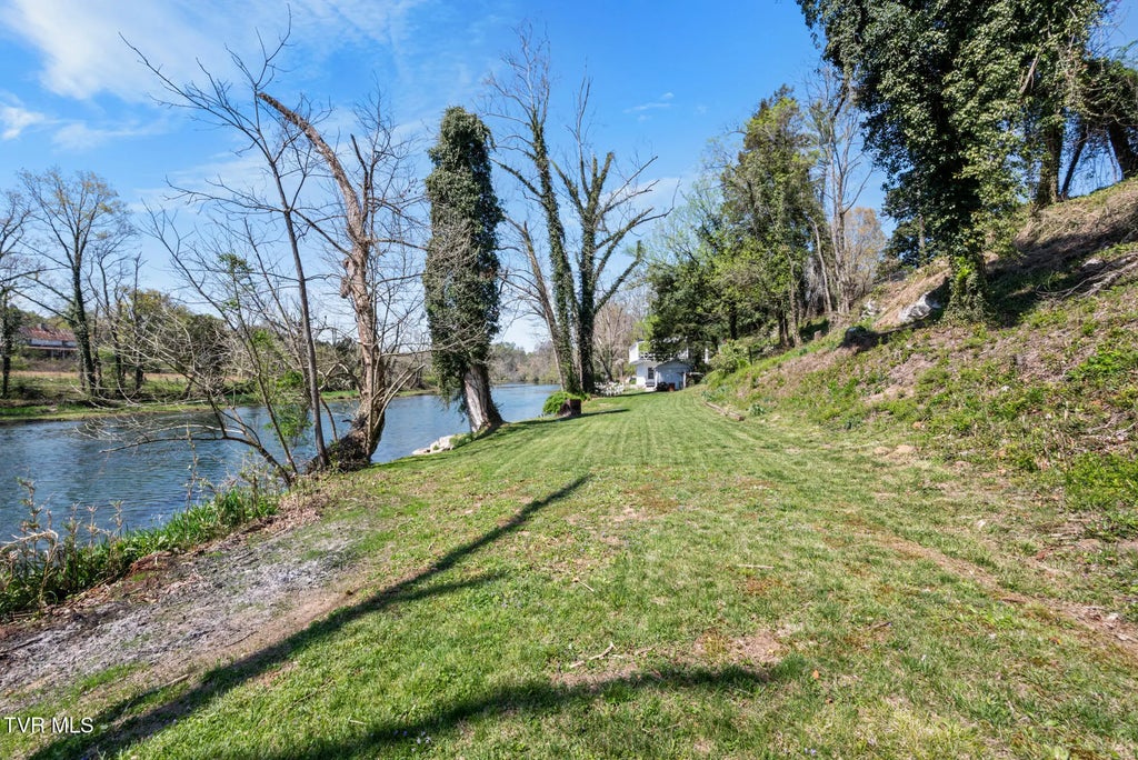 94 of 113 - 1910 Riverside Road, Bristol, TENNESSEE
