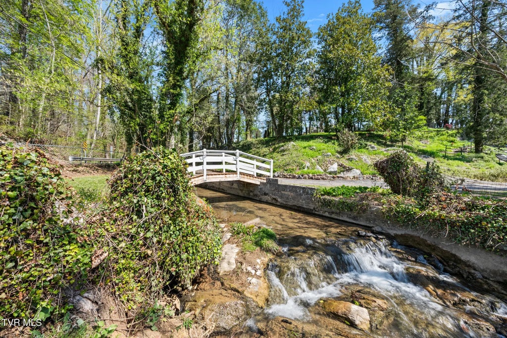98 of 113 - 1910 Riverside Road, Bristol, TENNESSEE
