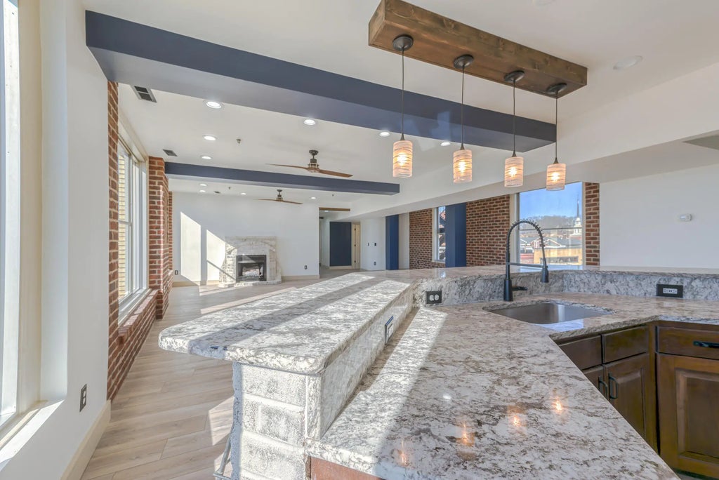 10 of 65 - 200 East Main Street 5, Johnson City, TENNESSEE