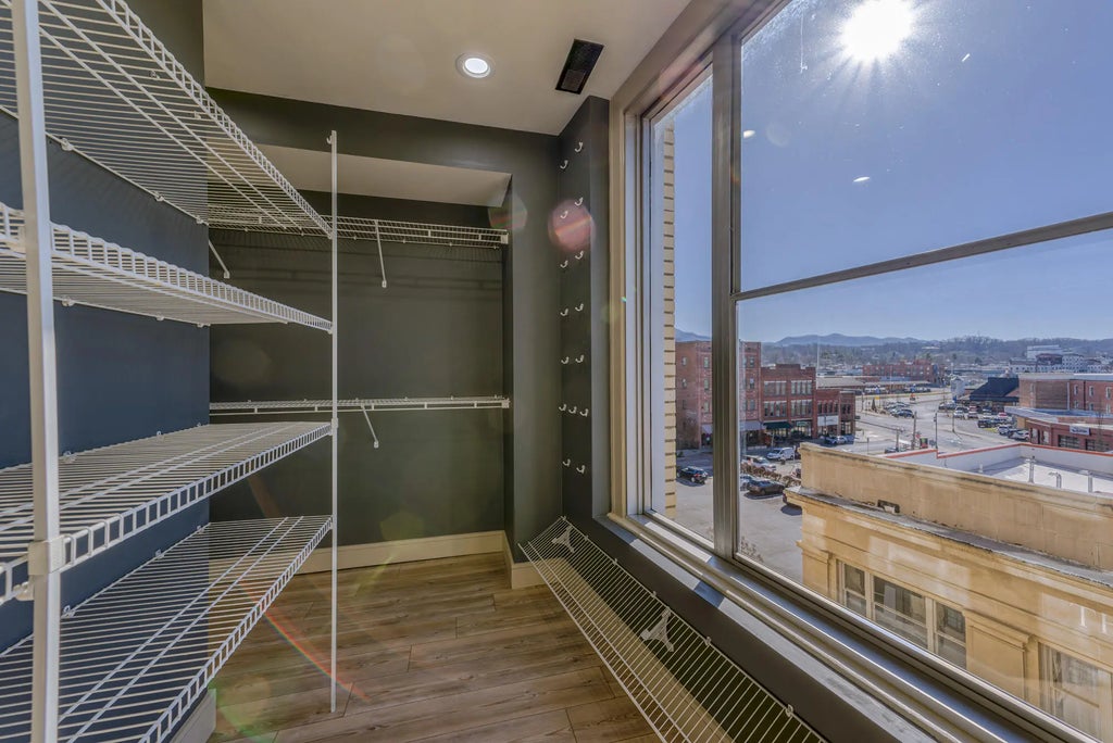 21 of 65 - 200 East Main Street 5, Johnson City, TENNESSEE