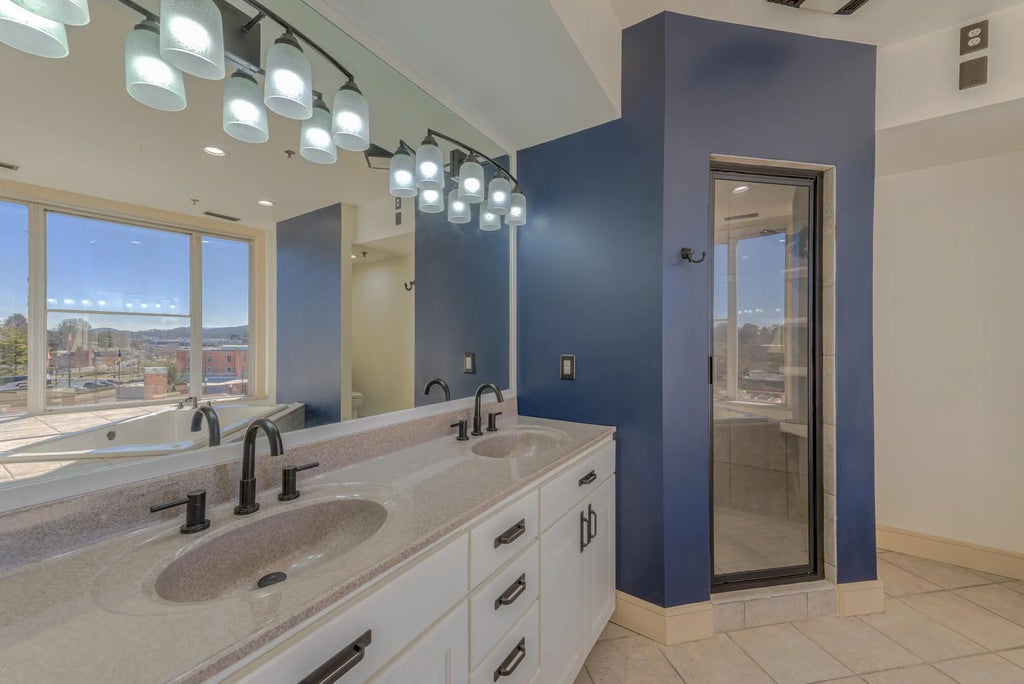 26 of 65 - 200 East Main Street 5, Johnson City, TENNESSEE