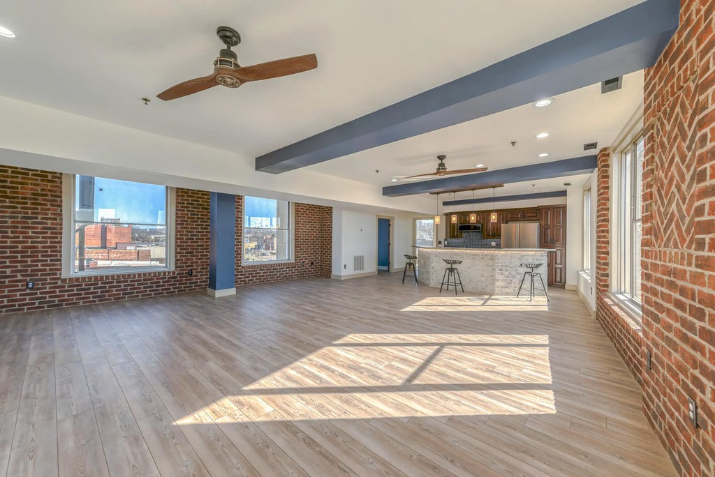 4 of 65 - 200 East Main Street 5, Johnson City, TENNESSEE