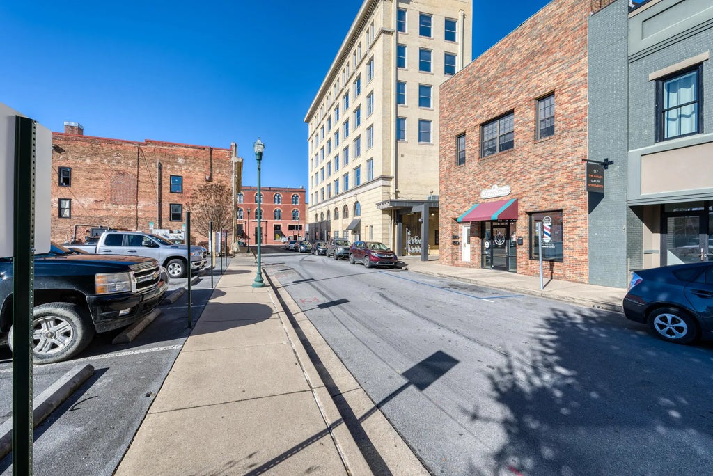 50 of 65 - 200 East Main Street 5, Johnson City, TENNESSEE