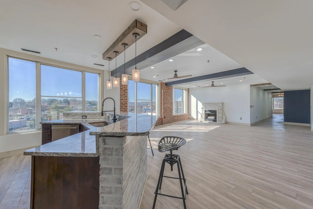 6 of 65 - 200 East Main Street 5, Johnson City, TENNESSEE