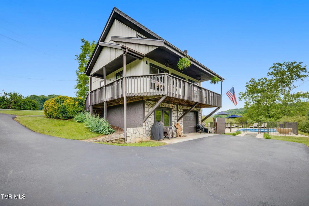 309 Crouch Road, Gray