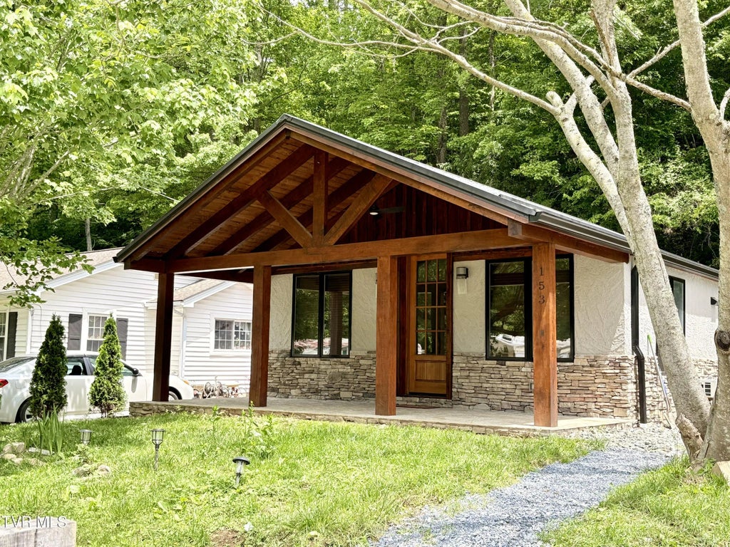 153 Hampton Creek Road, Roan Mountain