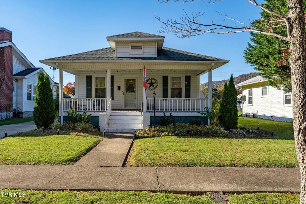 215 Clinchfield Avenue, Erwin