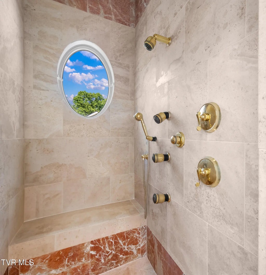 32 of 148 - 408 Fairway Estates Drive, Blountville, TENNESSEE