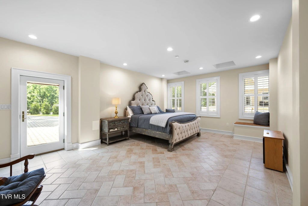 65 of 148 - 408 Fairway Estates Drive, Blountville, TENNESSEE