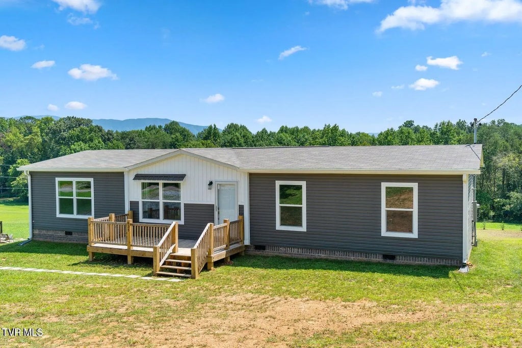 635 Kinser Park Lane, Greeneville