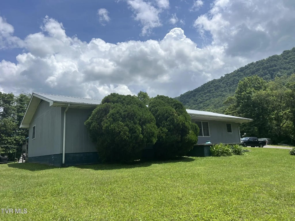 3911 Tate Springs Road, Big Stone Gap