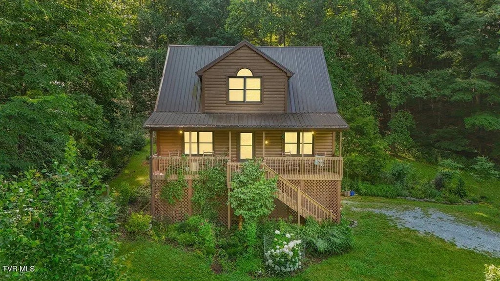 103 Meadow Springs Court, Flag Pond