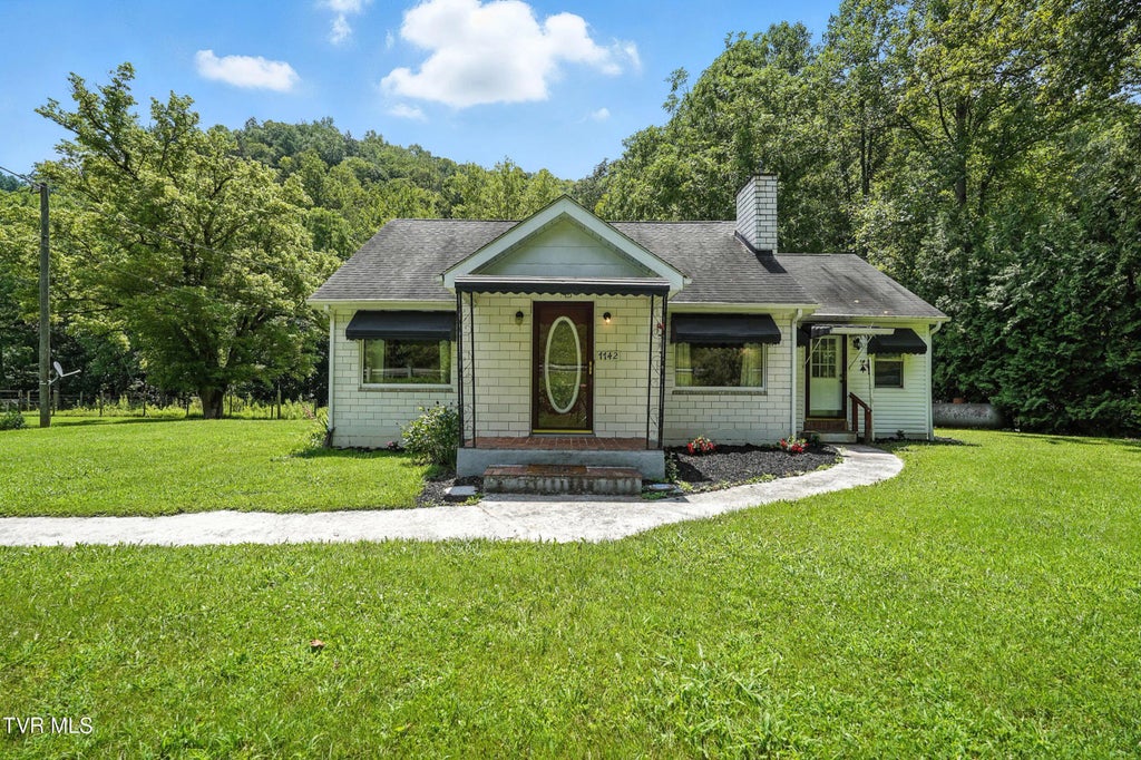 7742 South Fork Rd., Pound