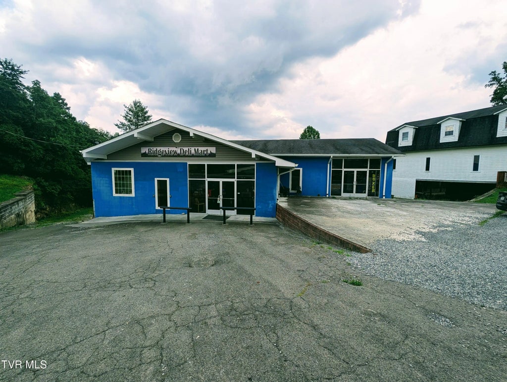 1220 Rose Ridge, Clintwood