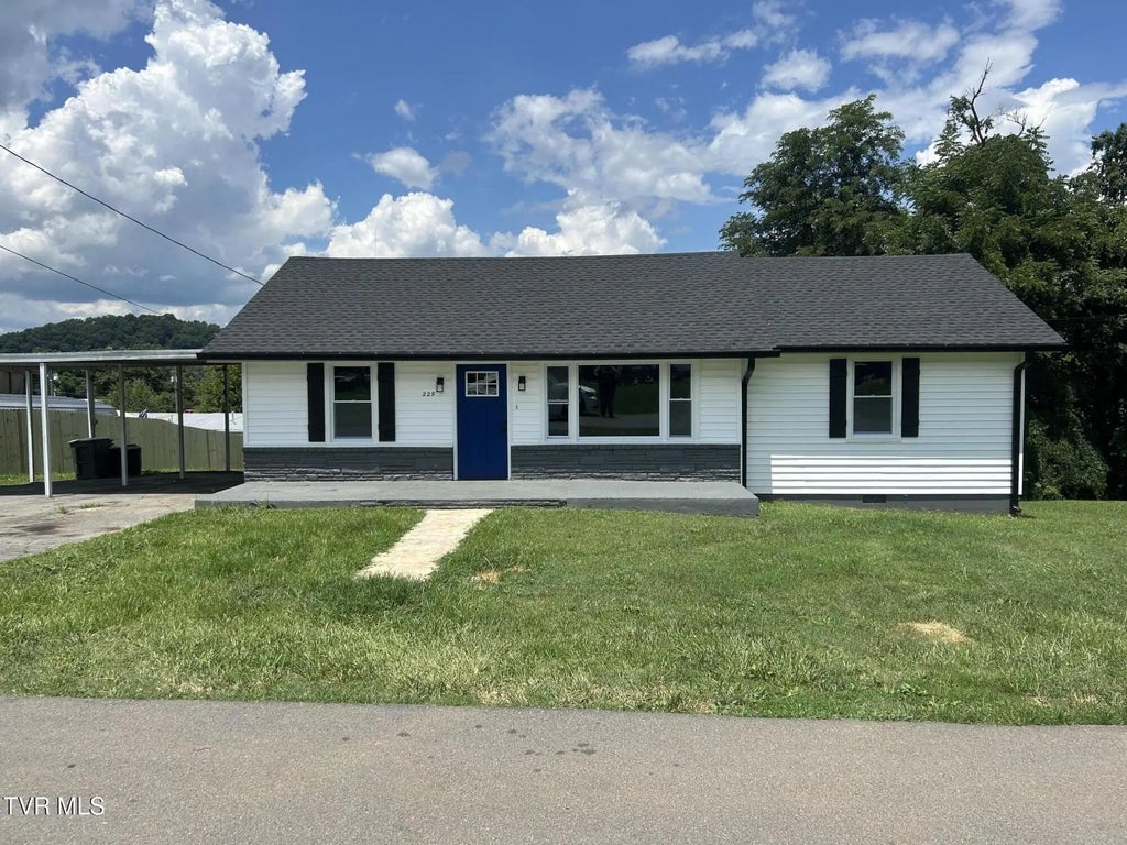 229 West Doe Avenue, Elizabethton