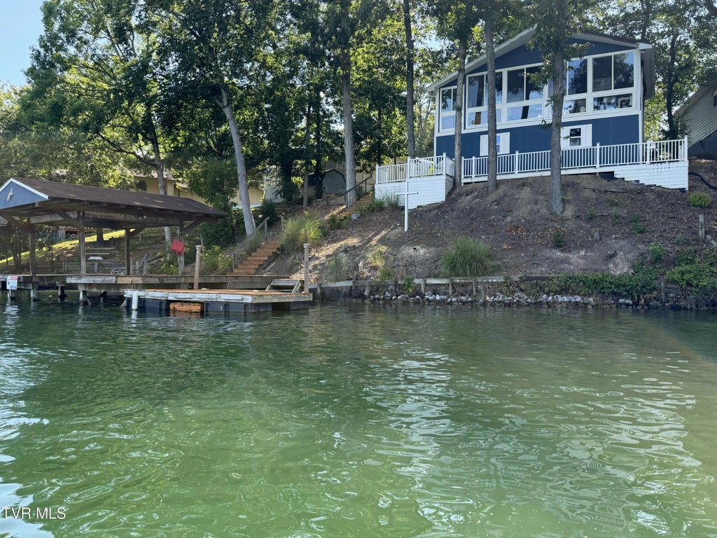 153 H R King Road 1, Gray