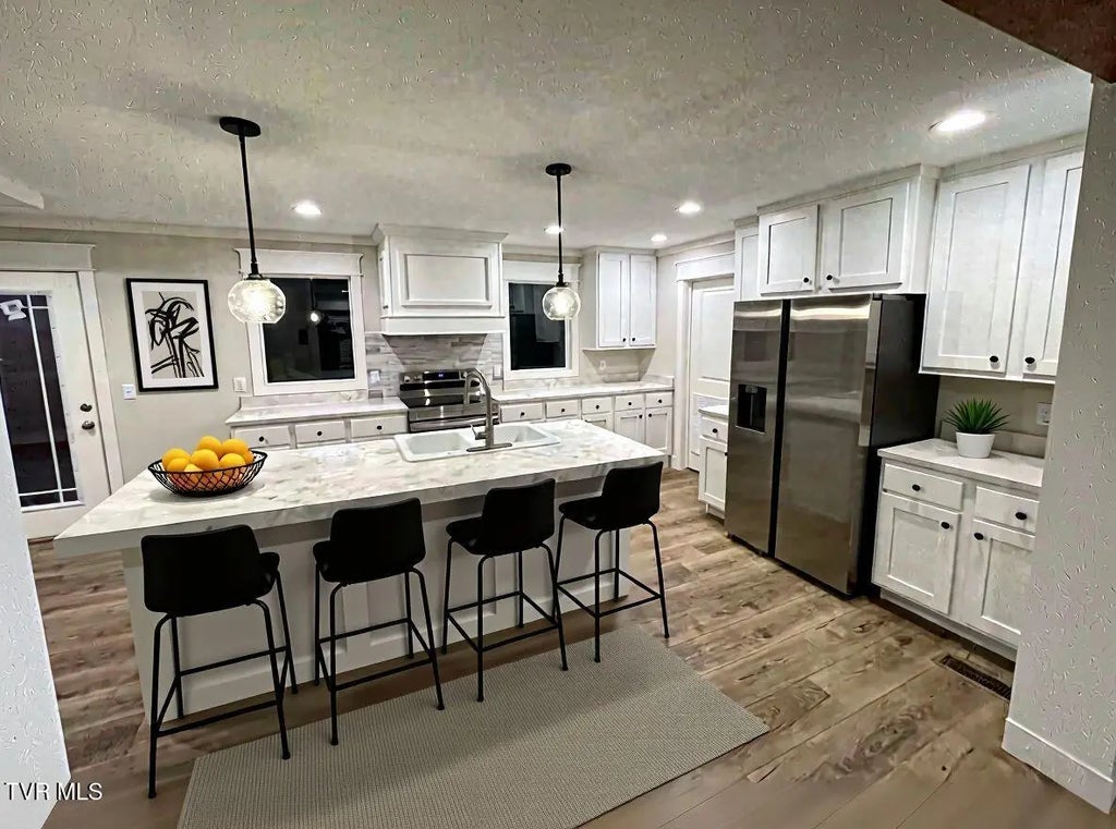 1819 Siesta Drive, Newport