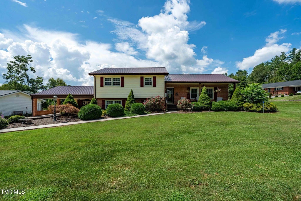 123 Circle Lane, Mountain City