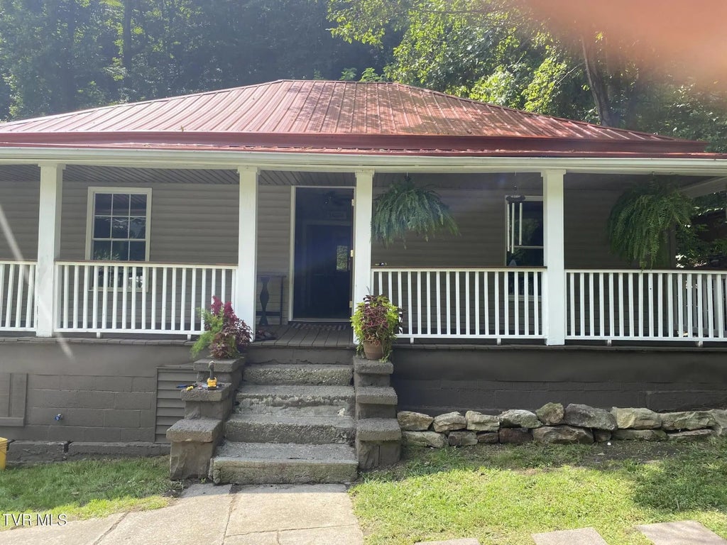 1317 Southwest Chapman Street, Norton