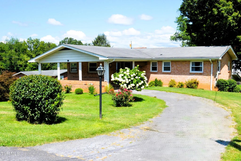 127 Echo Lane, Bluff City