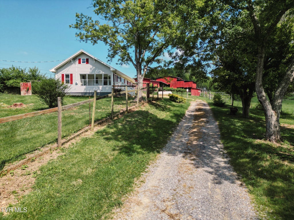 475 Doc Hawkins Road, Greeneville
