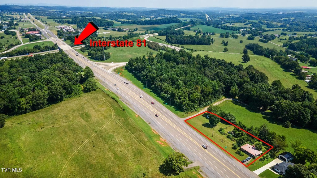 1744 State Street, White Pine