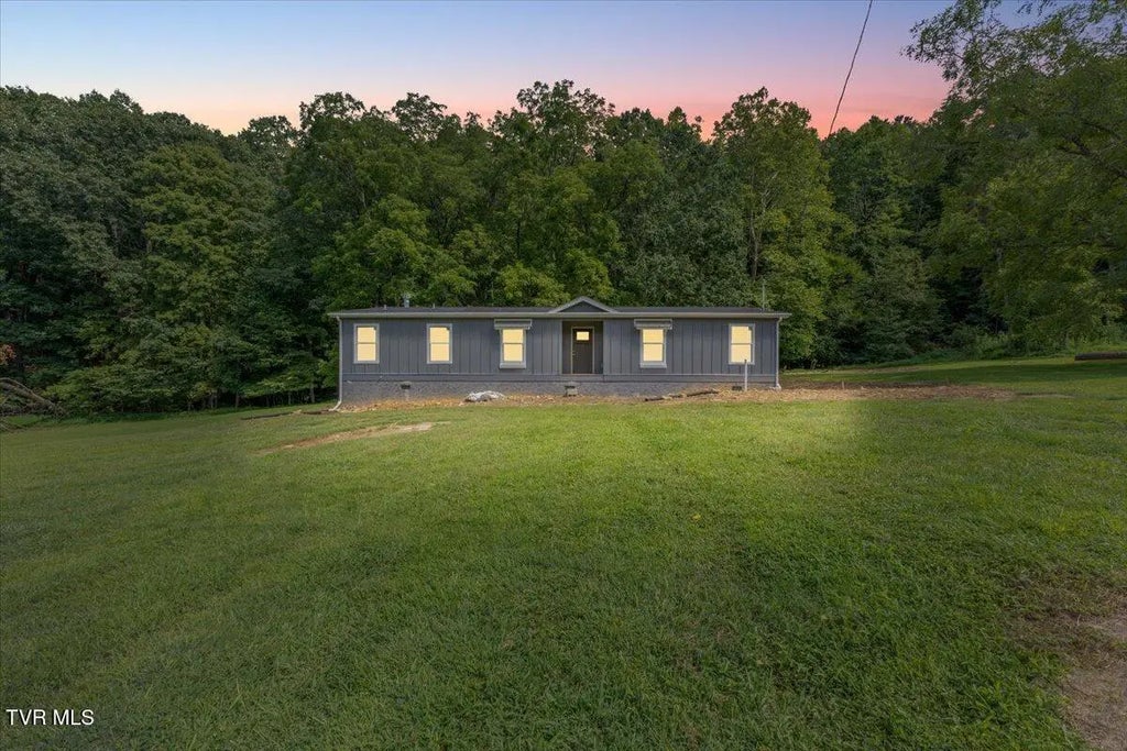 2739 Siam Road, Elizabethton