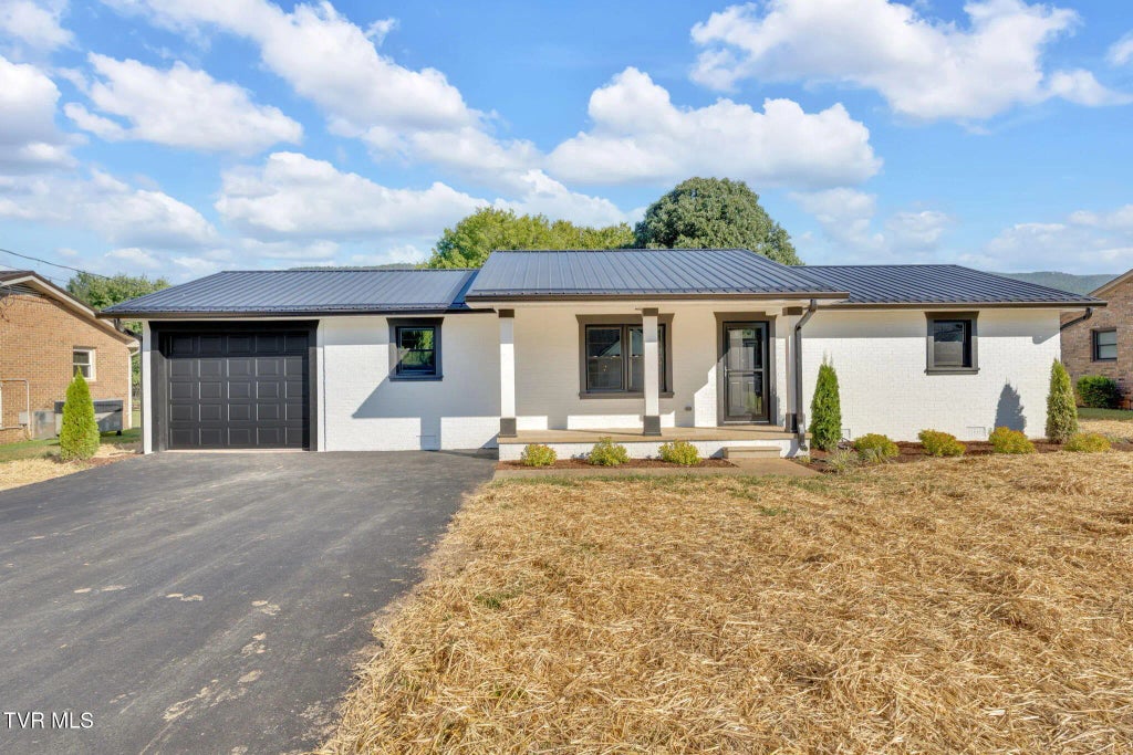 283 Price Road, Elizabethton