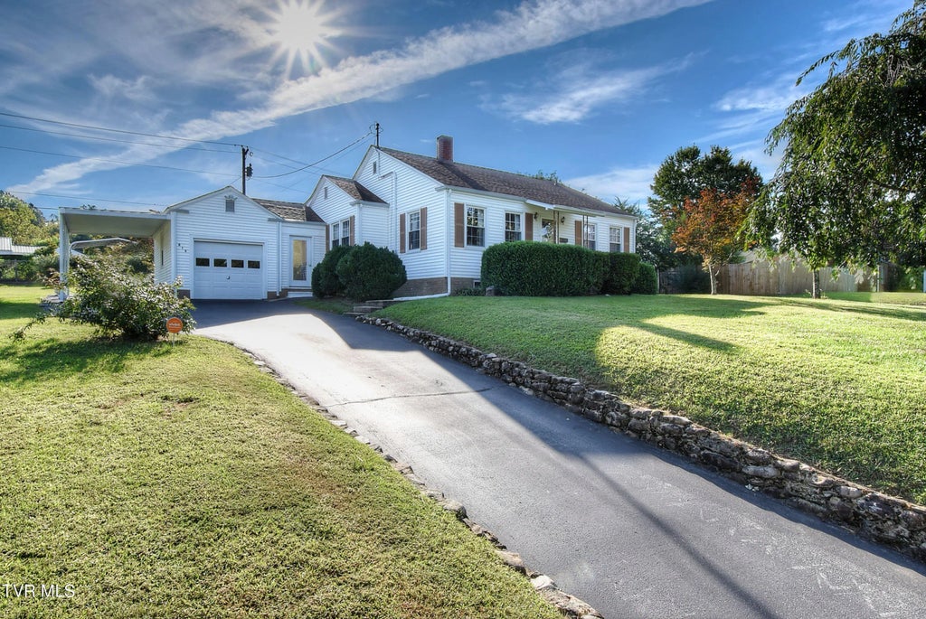 816 Riverview Drive, Elizabethton