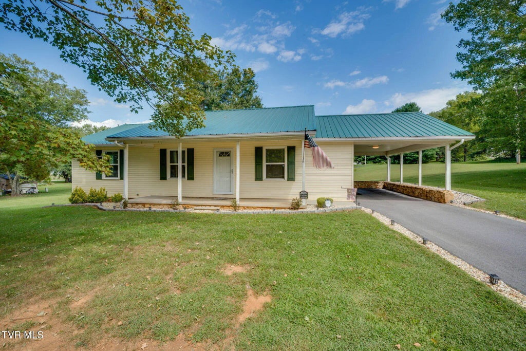 313 Colonial Drive, Rogersville